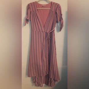 🔴 3/$10 NWOT Gianni Bernini wrap around dress in sz small
